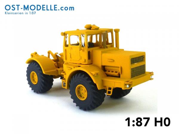 Traktor Kirovets K700A gelb ohne  Motorverkleidung